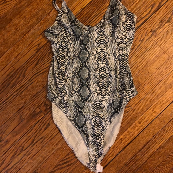 Snakeskin bodysuit tank top - Picture 2 of 4